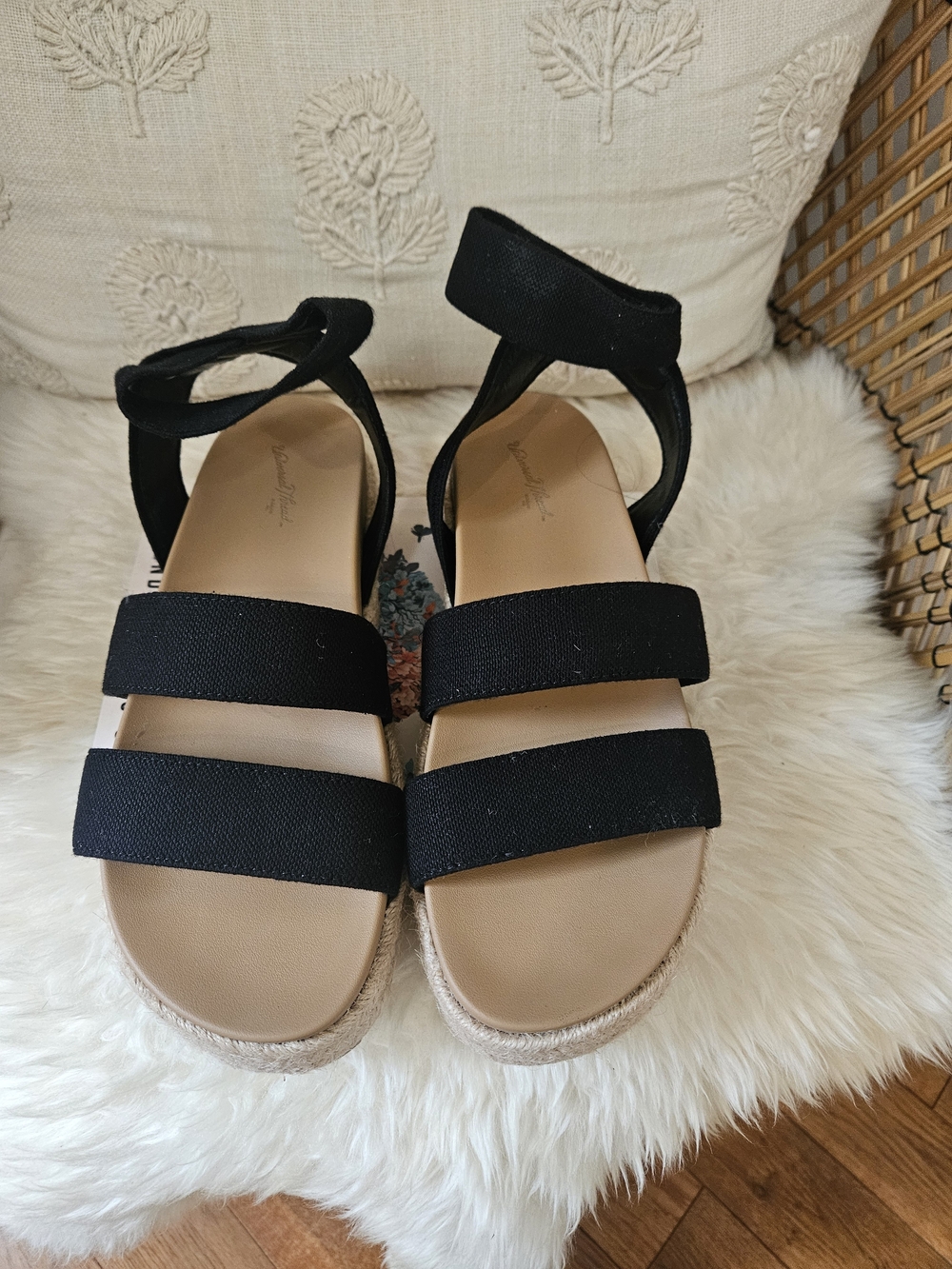 Universal Thread Black Double-Strap Espadrille Platform Sandals with Ankle Strap